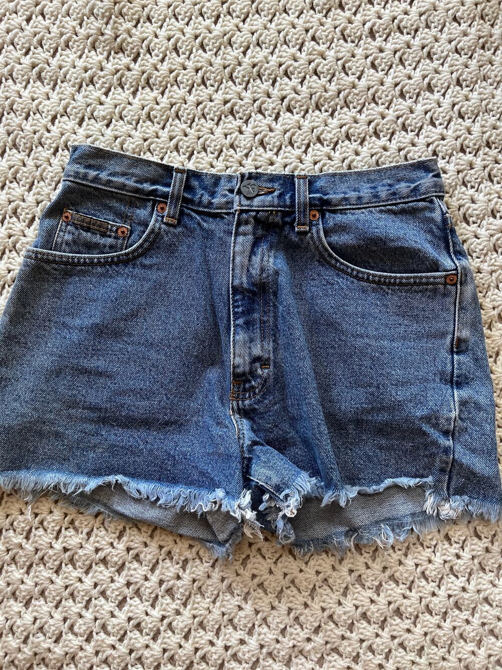 Vintage 90s Calvin Klein Cut Off Shorts Denim Size 7/8